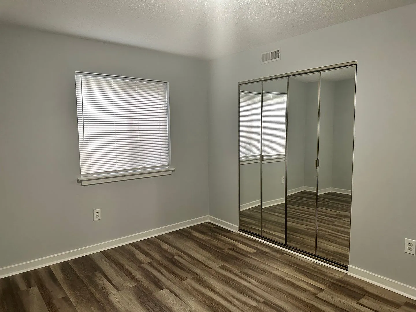 2 bedroom condo in Williamsburg! Available September 2026 — Photo 4