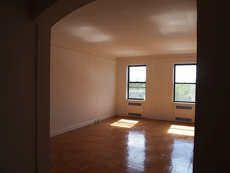 34-20 74th St #4H — Photo 2