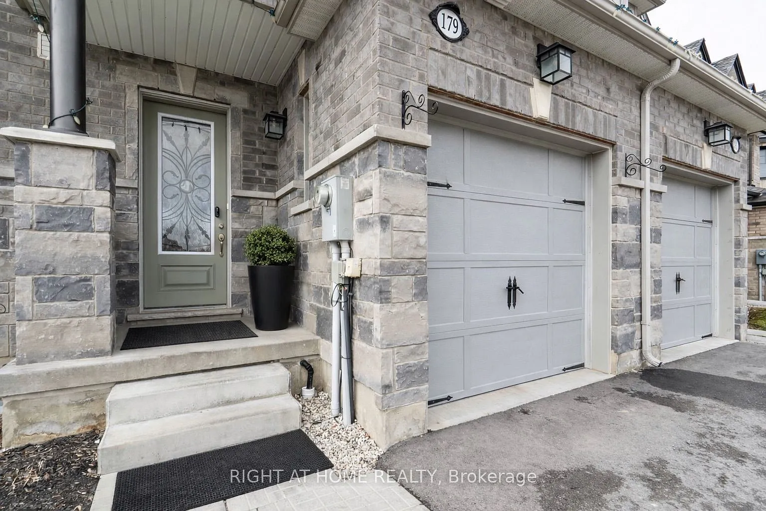179 Walker Blvd photo 1