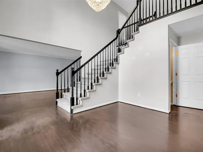 107 Millstone Dr — Photo 4