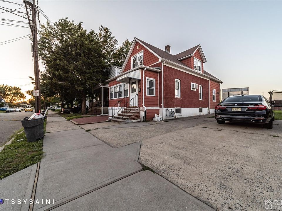 2nd image of 46 Louis St