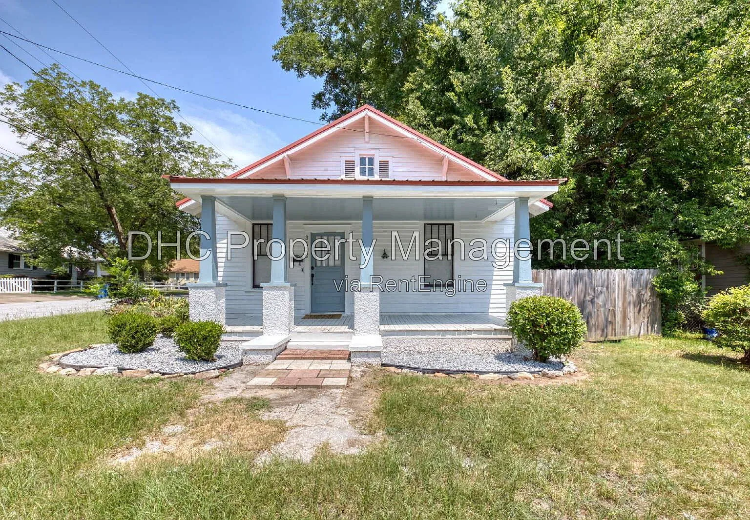 2 bed, 1.0 bath, 1000 sqft, $1,145 — Photo 1