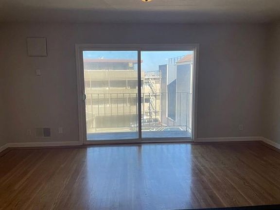 3rd image of 646 Corbett Ave APT 203