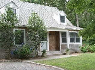 8 Peconic Bay Ave, Southampton, NY 11968