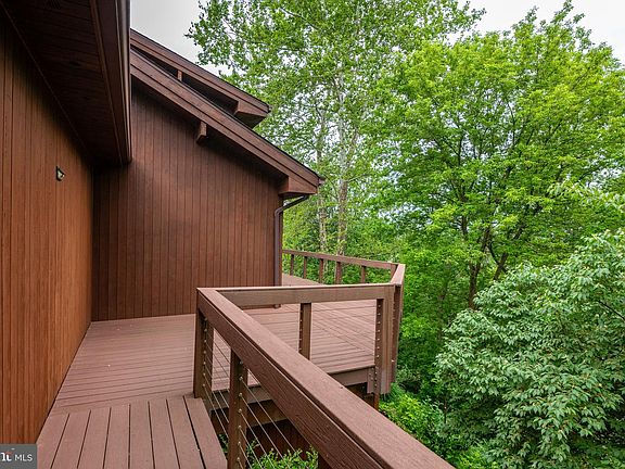 5th image of 40 Golfview Ln