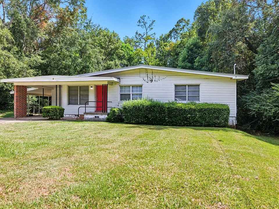 1901 Dahlia Dr