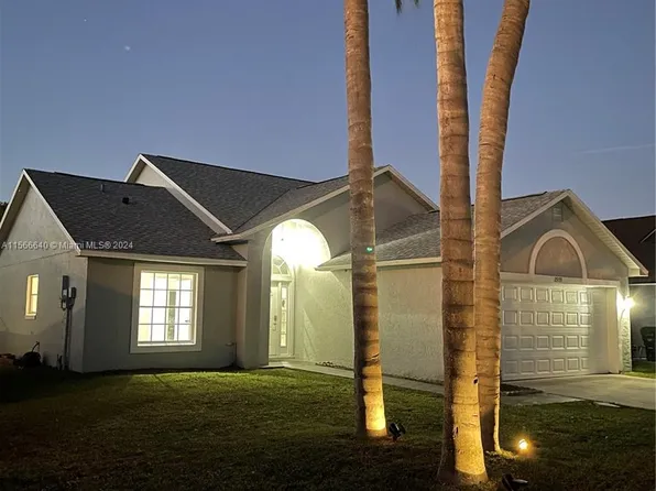 2979 Red Oak Dr, Kissimmee, FL 34744