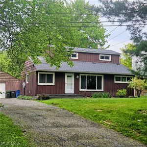 7607 Big Creek Pkwy, Middleburg Heights, OH, 44130