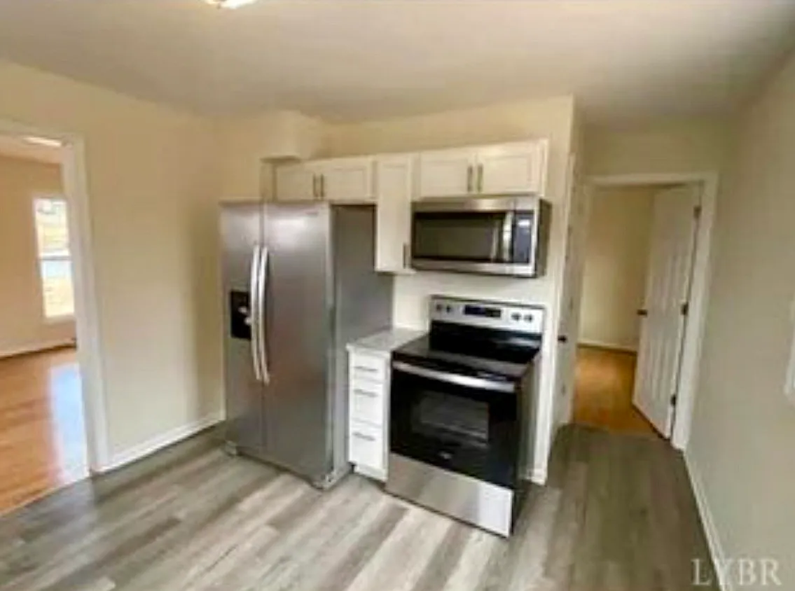 5 bed, 1578 sqft, $2,600 — Photo 4