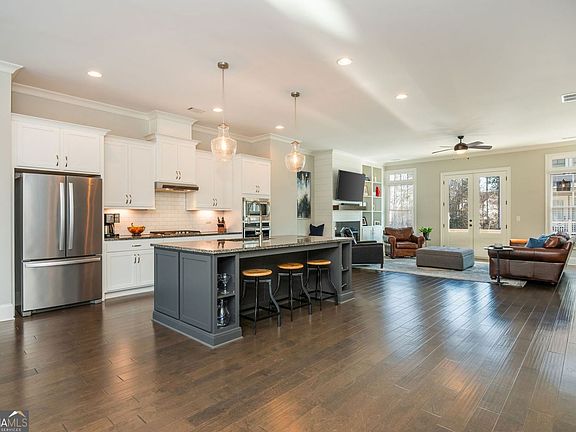 3rd image of 12561 Arnold Mill Rd