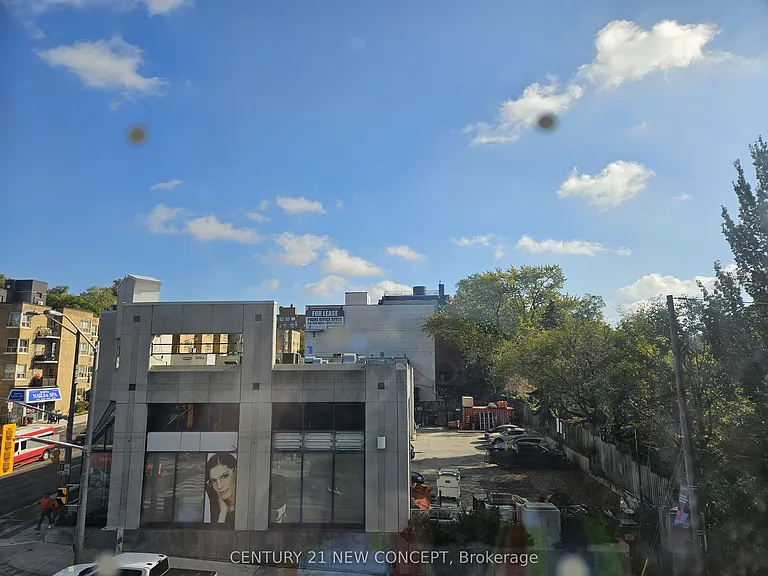 2020 Bathurst St #333 — Photo 13