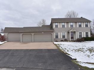 N1351 Tuckaway Ct, Greenville, WI 54942