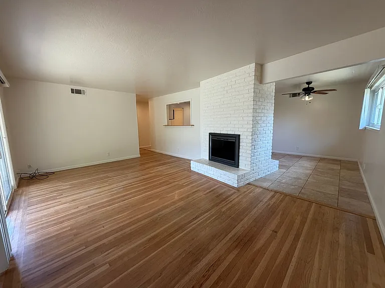 10495 Malaga Way — Photo 22