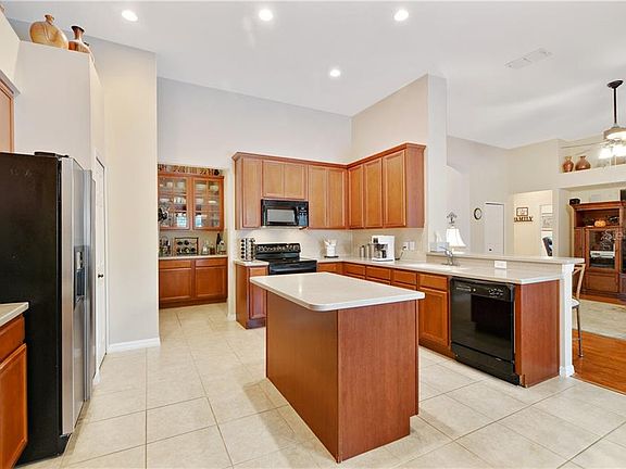 3rd image of 2688 Grove View Dr