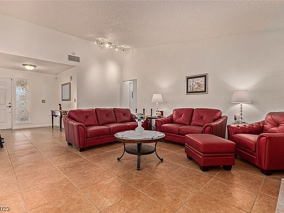 4th image of 2018 Rockledge Dr
