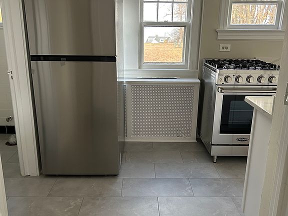 5th image of 164 Hudson St #3