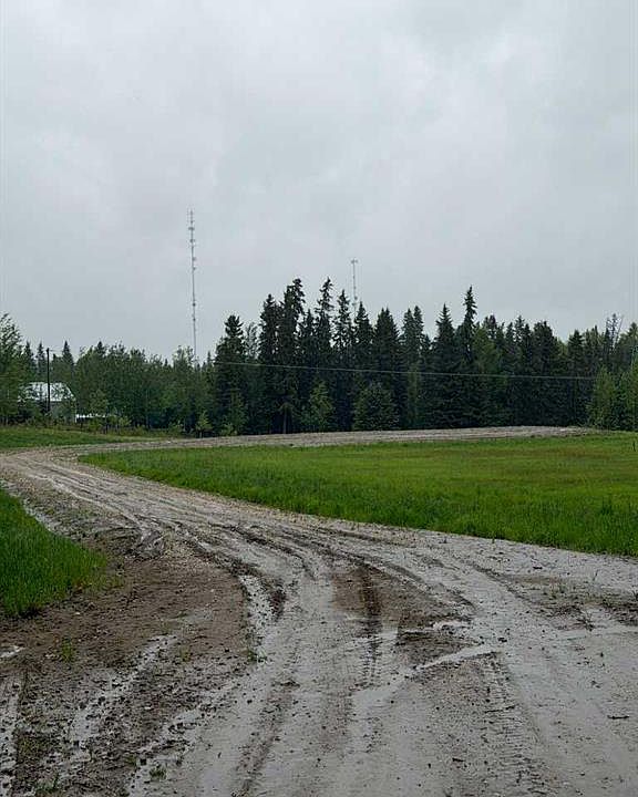 1st image of 522 Clearwater Estates Cres