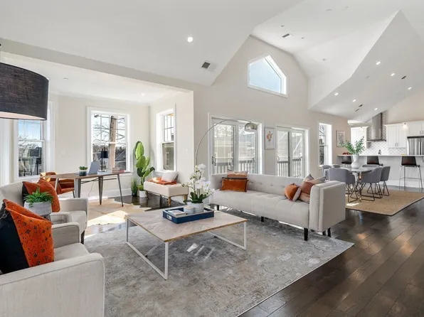 384 Highland Ave #3, Somerville, MA 02144