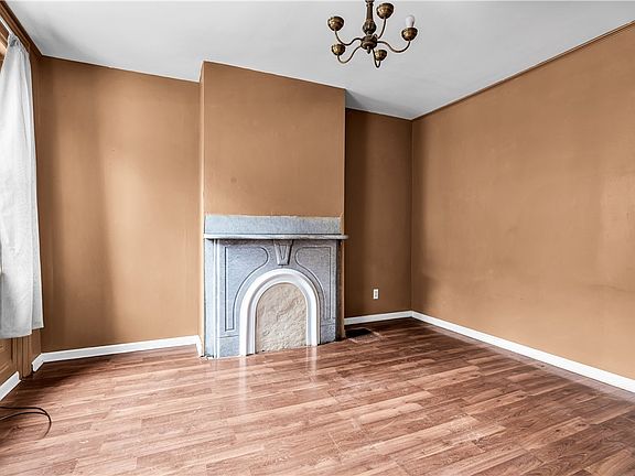 3rd image of 516 Armandale St
