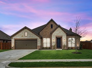 911 Meadow View Dr, Cleburne, TX 76033