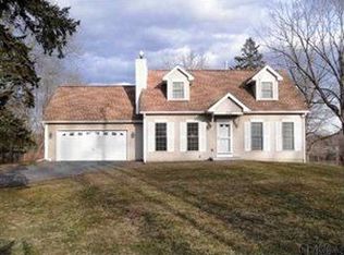 592 Muitzeskill Rd, Schodack Landing, NY 12156