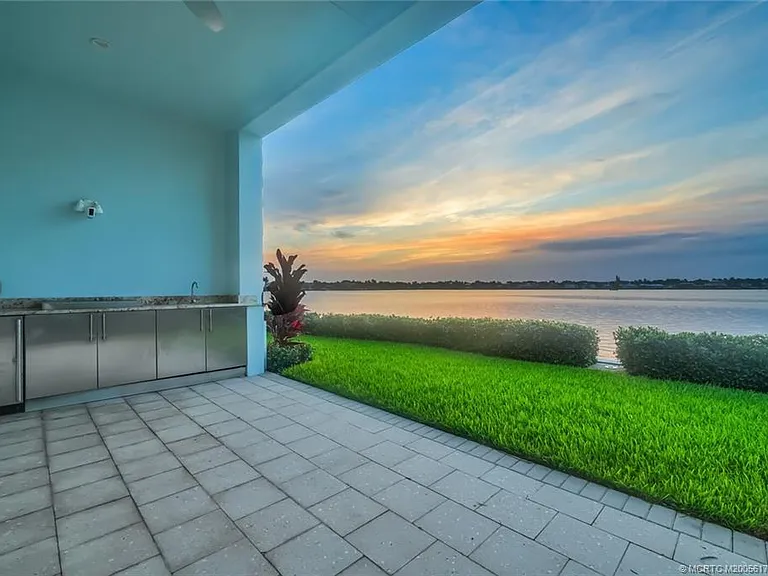 104 Water Club Ct N #18 — Photo 3