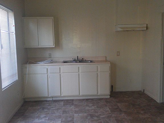 4th image of 821 Watson Ave #1