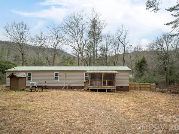 310 Sassafras Gap Ln, Brevard, NC 28712