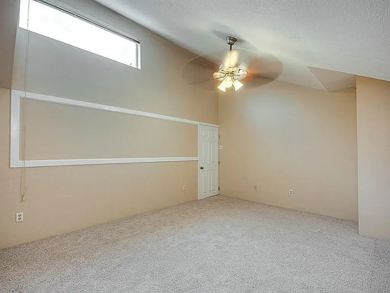 10811 Richmond Ave #19 — Photo 17