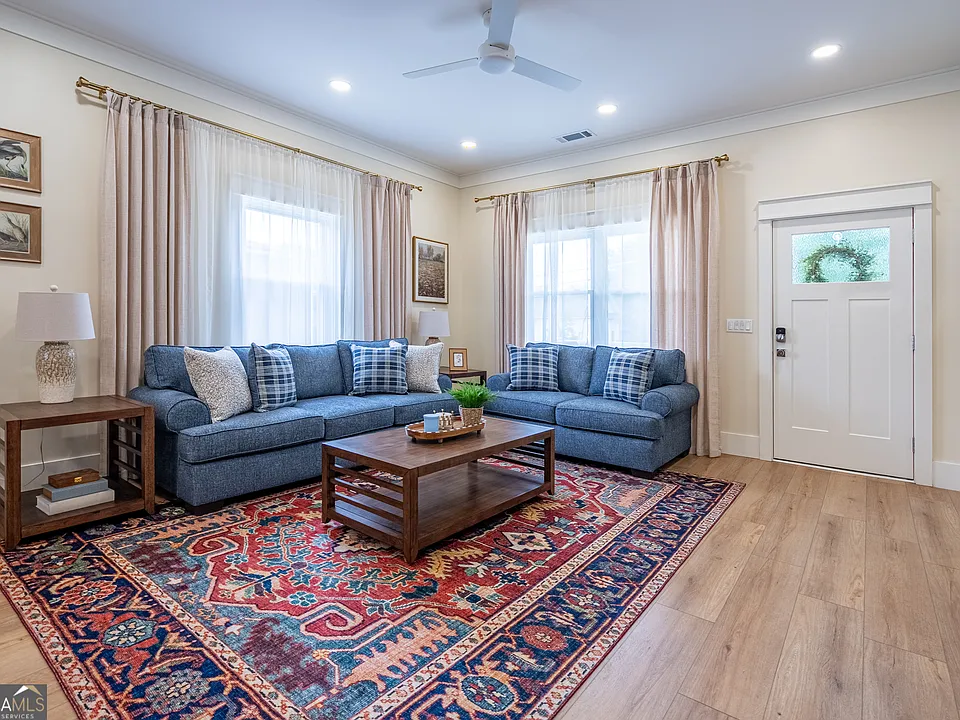 3 Parmenter St