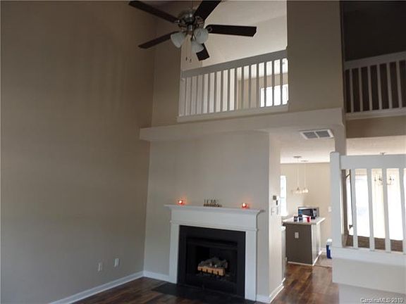 3rd image of 7682 Petrea Ln