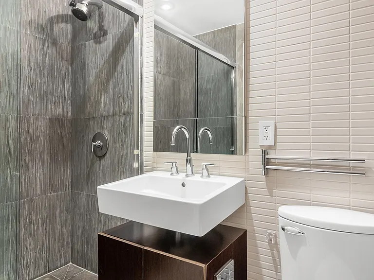 100 W 18th St #5C — Photo 20
