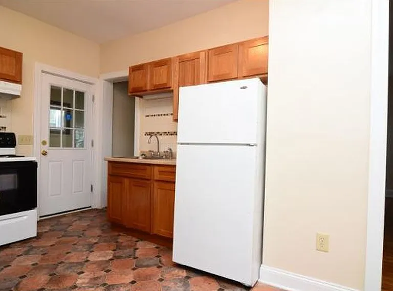 90 Conklin Ave #4 — Photo 7