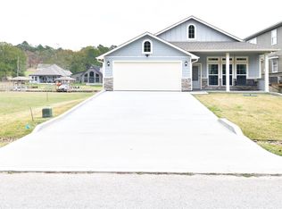 100 Wildwood Lake Dr N, Huntsville, TX 77340