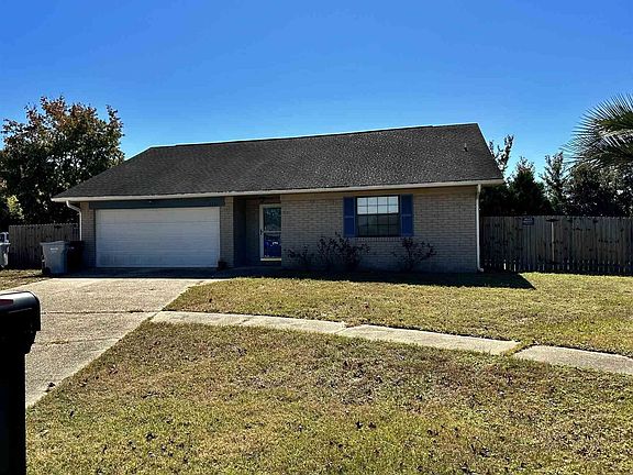 2nd image of 2200 Prytania Cir