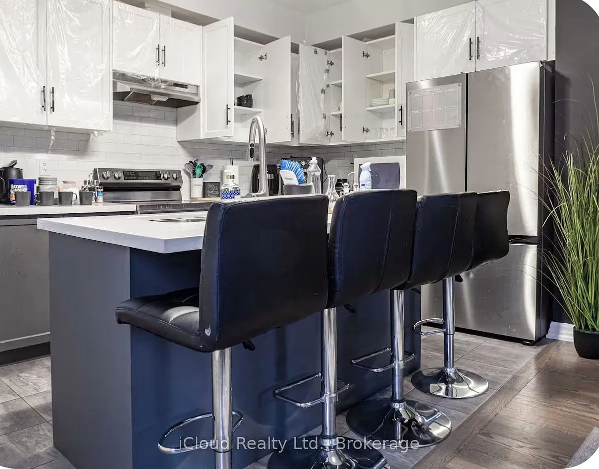 4311 Mann St — Photo 4
