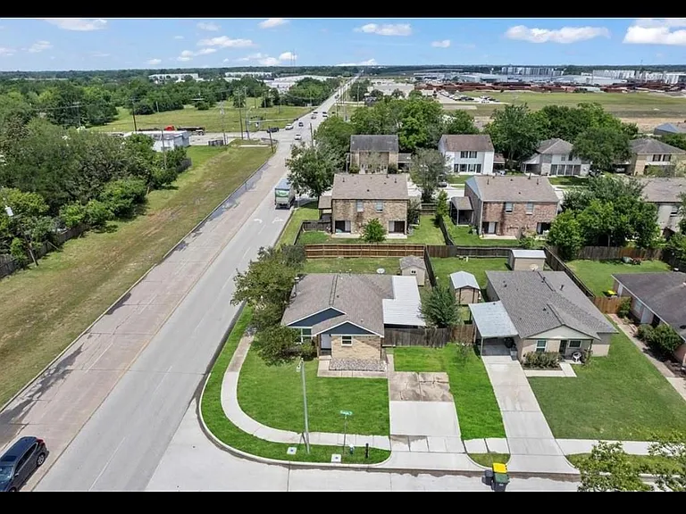 4640 Orange Cir S — Photo 10
