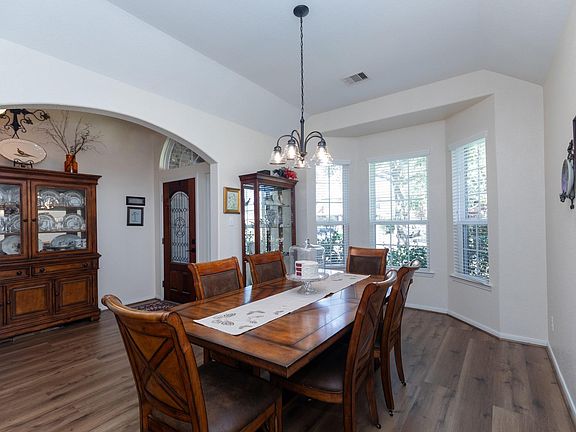 5th image of 6111 Wickshire Dr