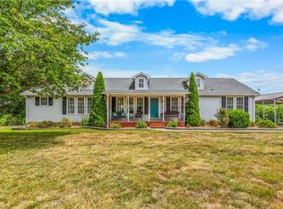 3868 Running Cedar Ln, Hamptonville, NC 27020