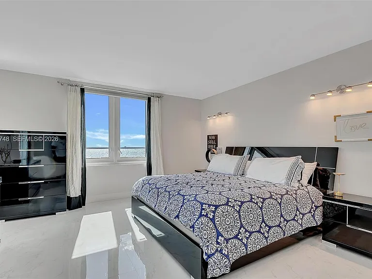 2301 Collins Ave #810 — Photo 17