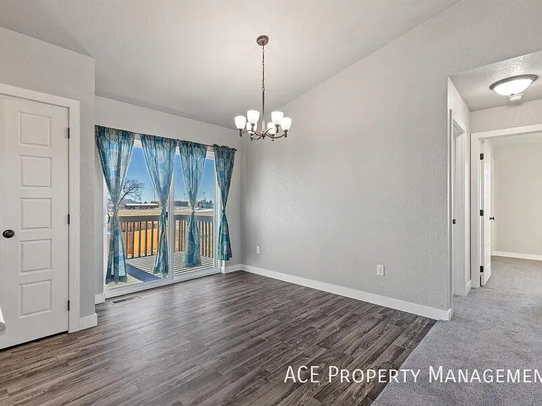 640 Bomber Way — Photo 5