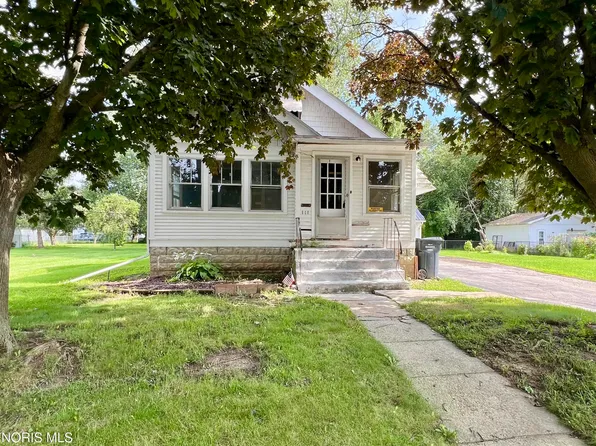 111 S Masters Ct, Maumee, OH 43537