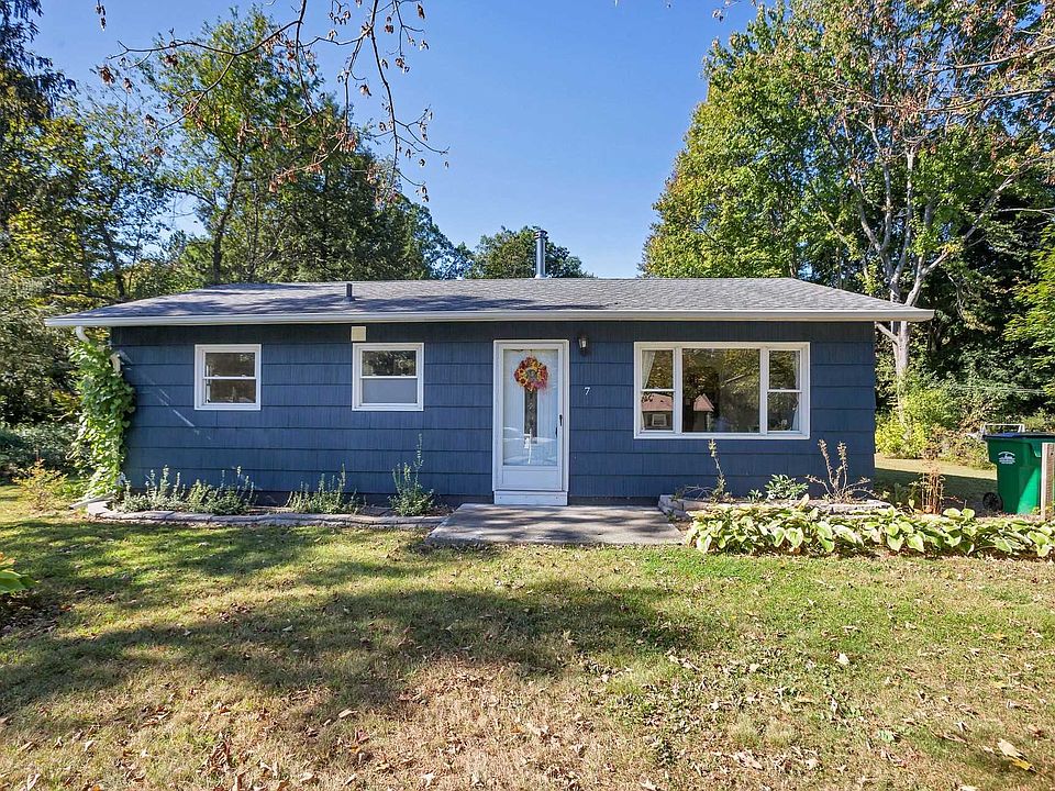 1st image of 7 Cedar Dr