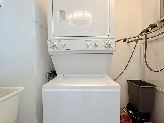 4th image of 210 Avenue Jose Riv