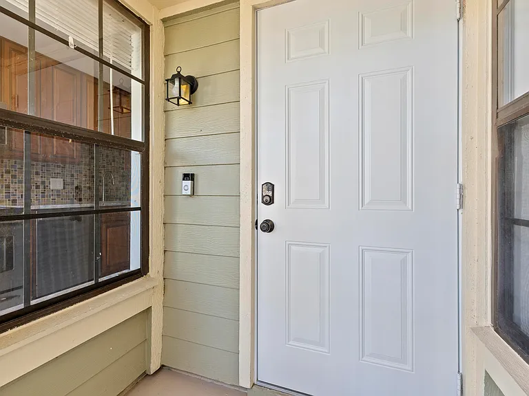 1431 SE Berwick Ct — Photo 26