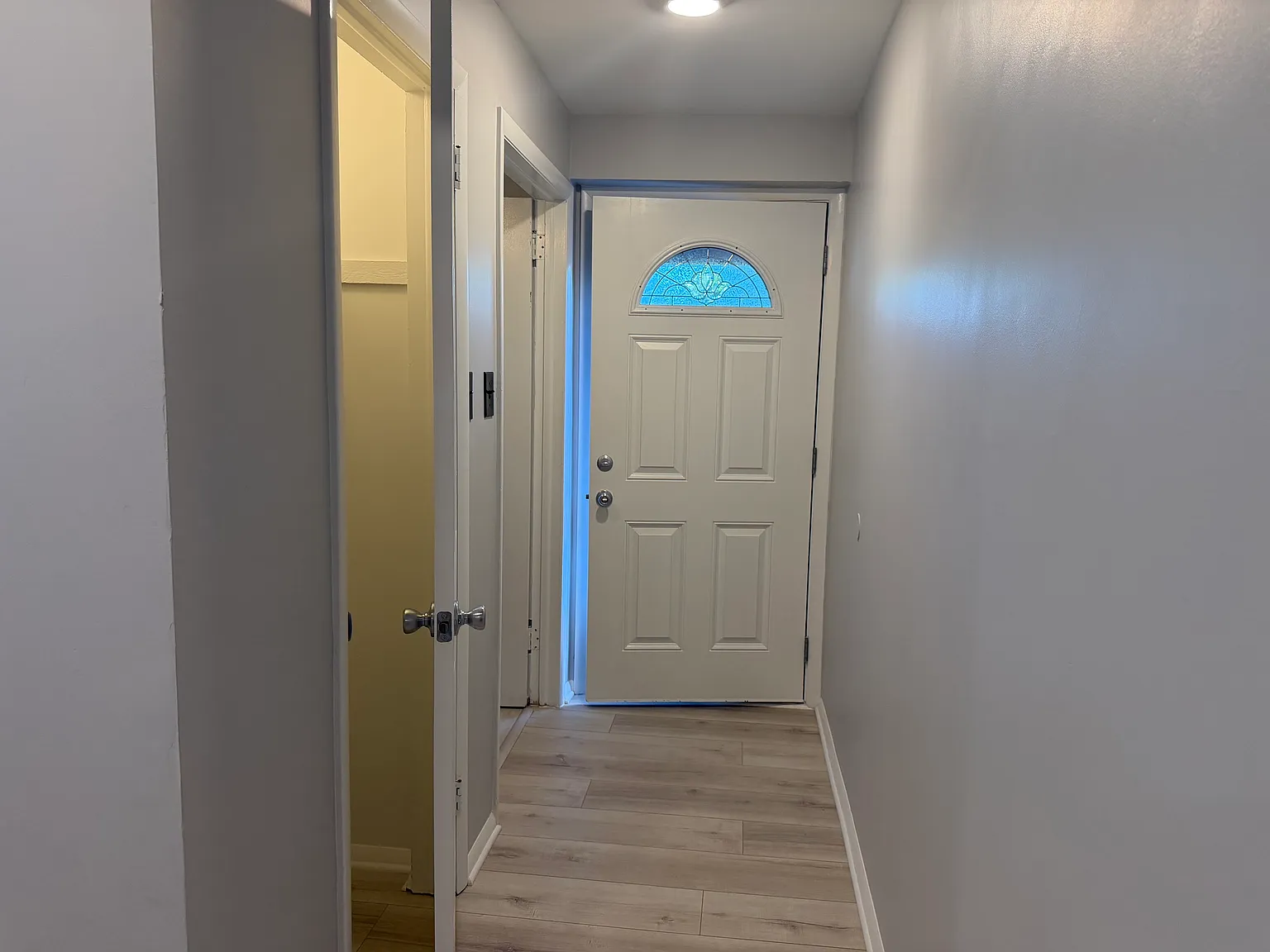 2 bed, 900 sqft, $1,800 — Photo 4