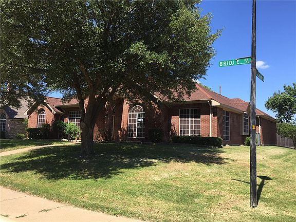 2nd image of 824 Bridle Dr