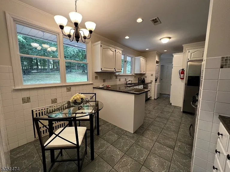 56 Grandview Pl — Photo 16