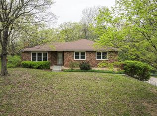1422 Grandview Dr, Warrensburg, MO 64093
