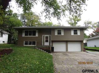 9828 Taylor St, Omaha, NE 68134